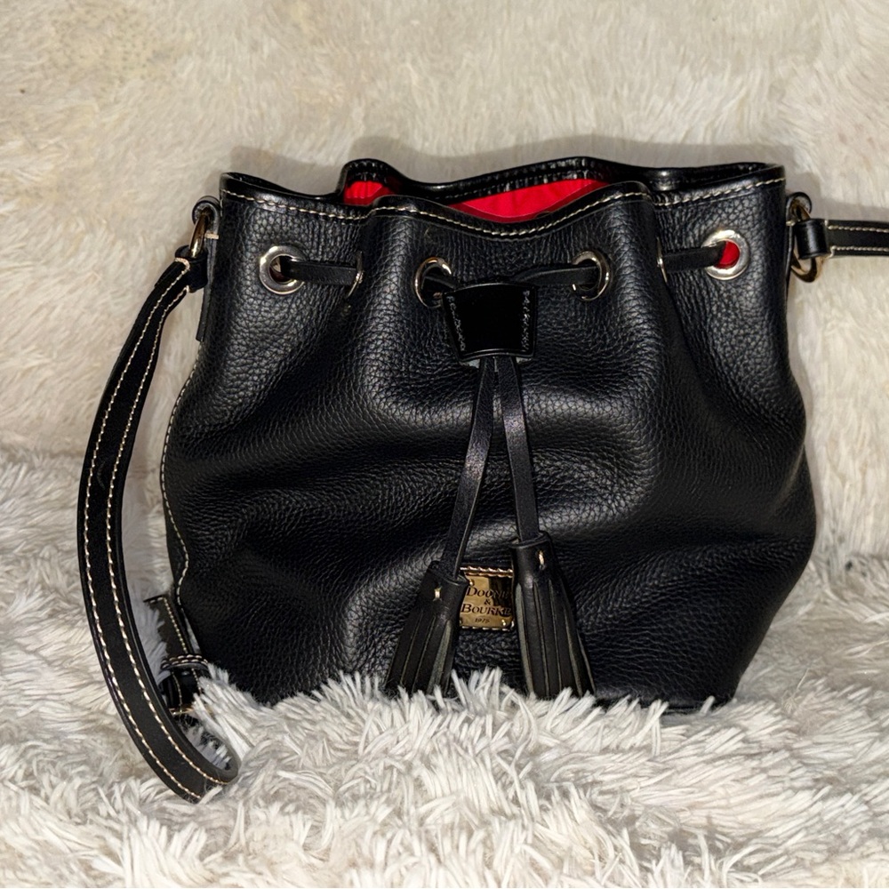 Authentic Dooney & Bourke Black Leather Drawstring Shoulder Bag with Red Lining